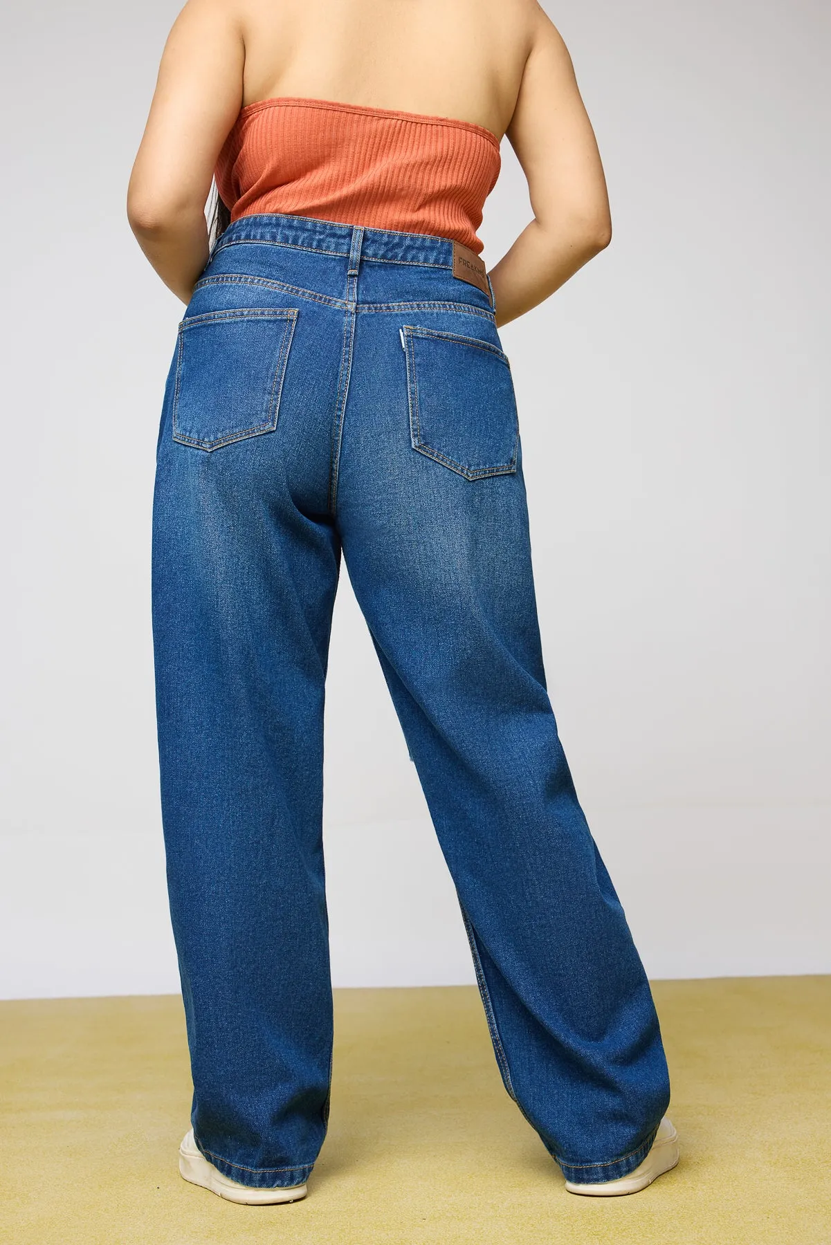 Iconic Knee-Distressed Curve Wide-Leg jeans