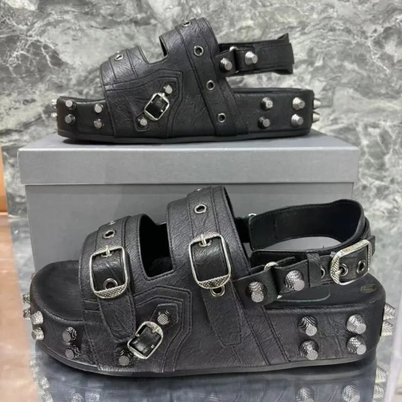 Rivet Fashion Sandals with Medium Platform Heel for Men and Women