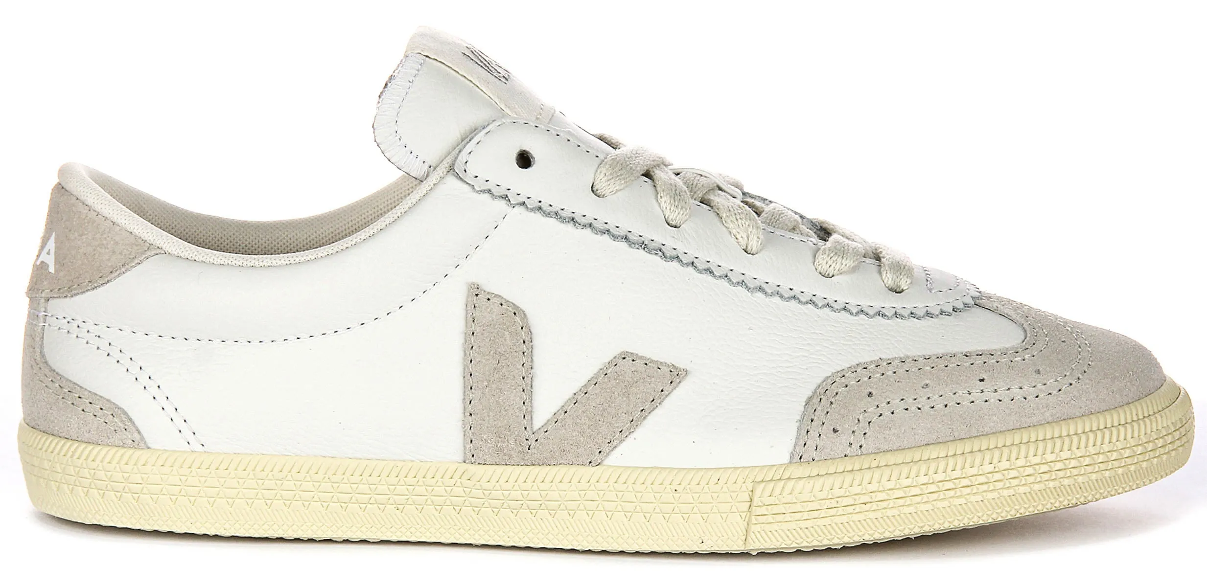 Veja Volley O. T. In Natural For Women