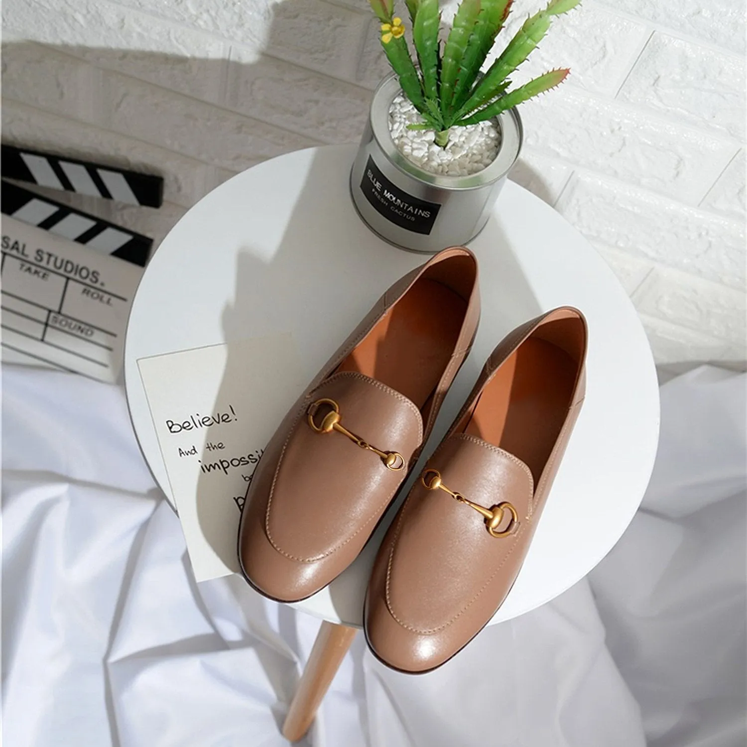 Women Classic Metal Buckle Leather Loafers Flat Shoes